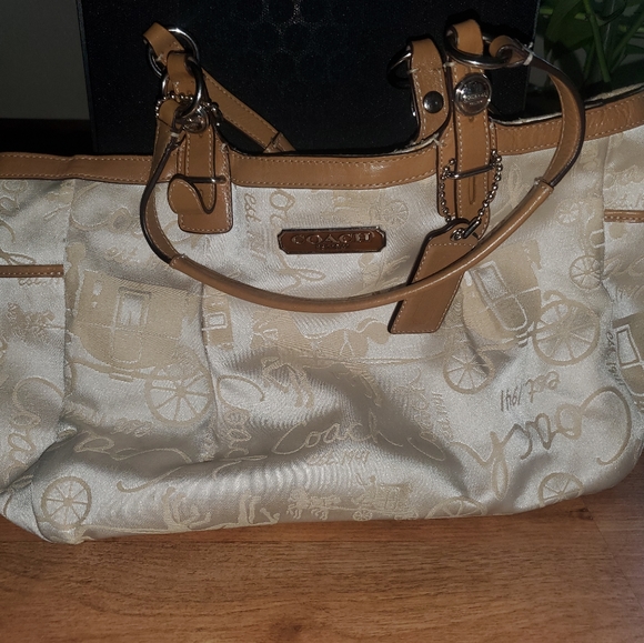 Purse - Picture 3 of 3